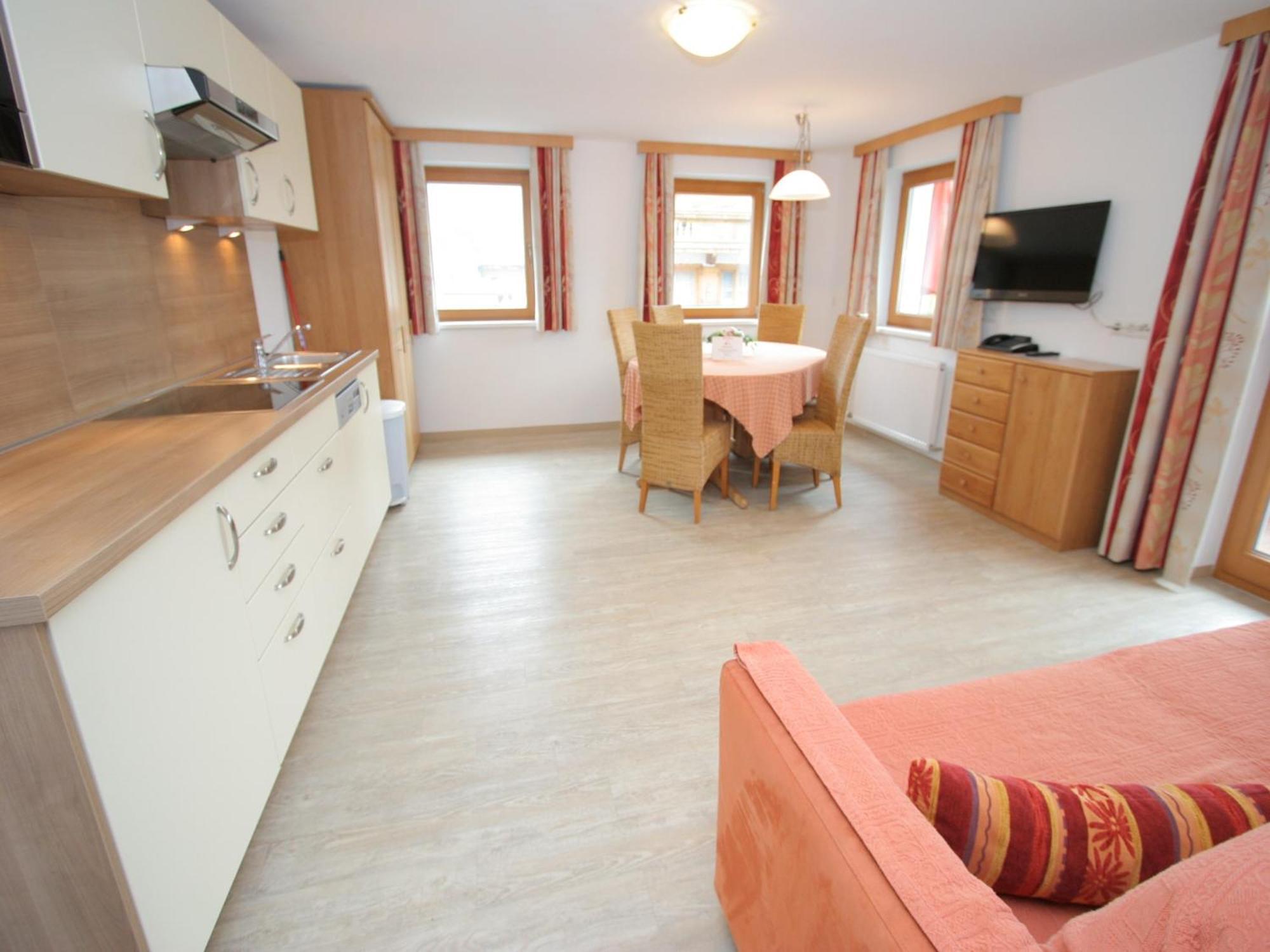 Spacious Apartment In Uderns Near Ski Area Экстерьер фото