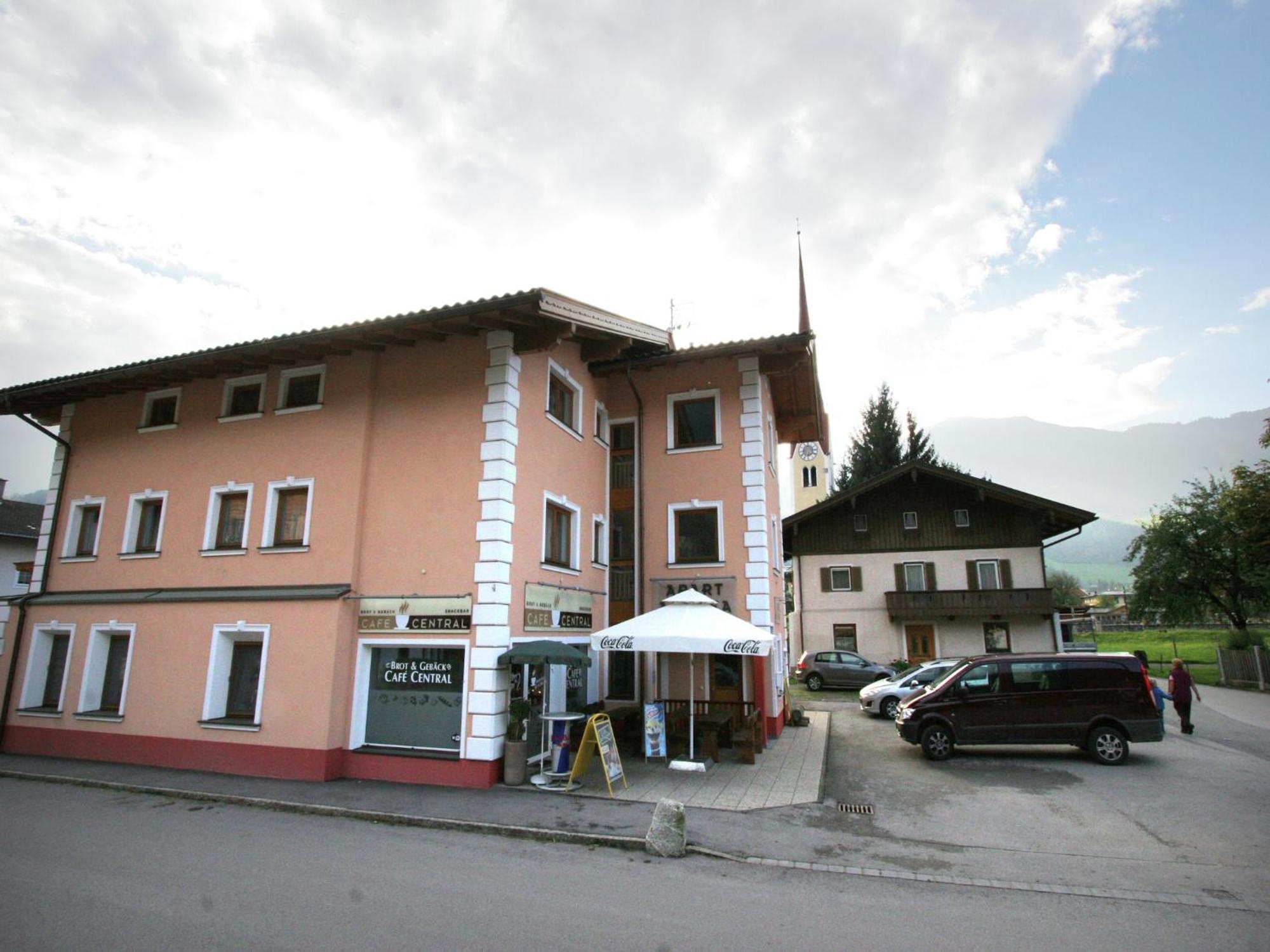 Spacious Apartment In Uderns Near Ski Area Экстерьер фото